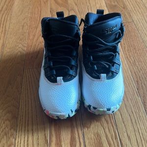 Jordan 10 Retro
White Barely Volt Ember Glow (GS) size 12c. Excellent condition